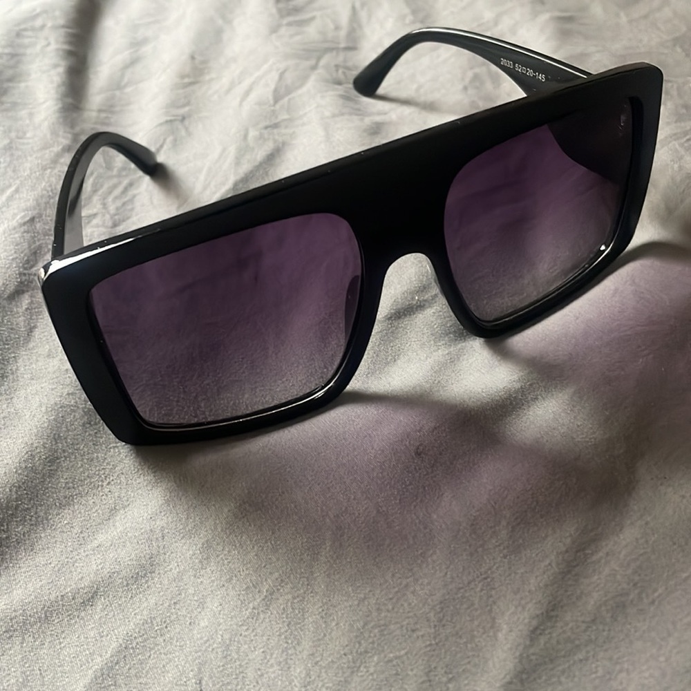 Woman’s BLACK Oversized Square FASHION FORWARD Flat Top Sunglasses For baddies - Picture 8 of 10